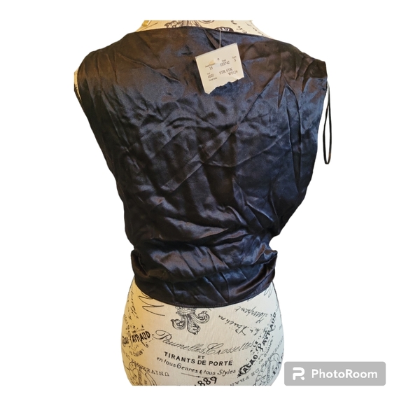 NWT ZARA Join Life Outer Shell Sleeveless Low V Crop Top - Picture 4 of 5